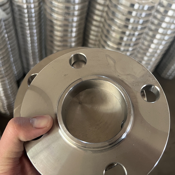 不锈钢法兰与高压类型相比较的优势